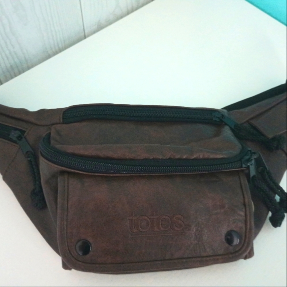 Totes Brand Leather Fanny Pack/Shoulder Bag
